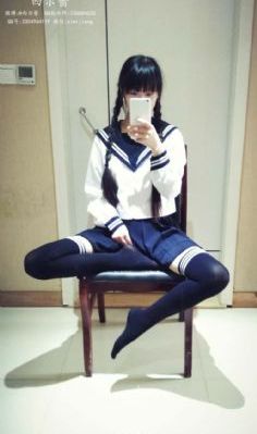 梅花十三被强扒胸罩吸乳