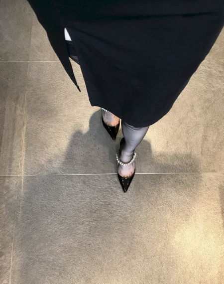 黑人猛挺进小莹的体内视频
